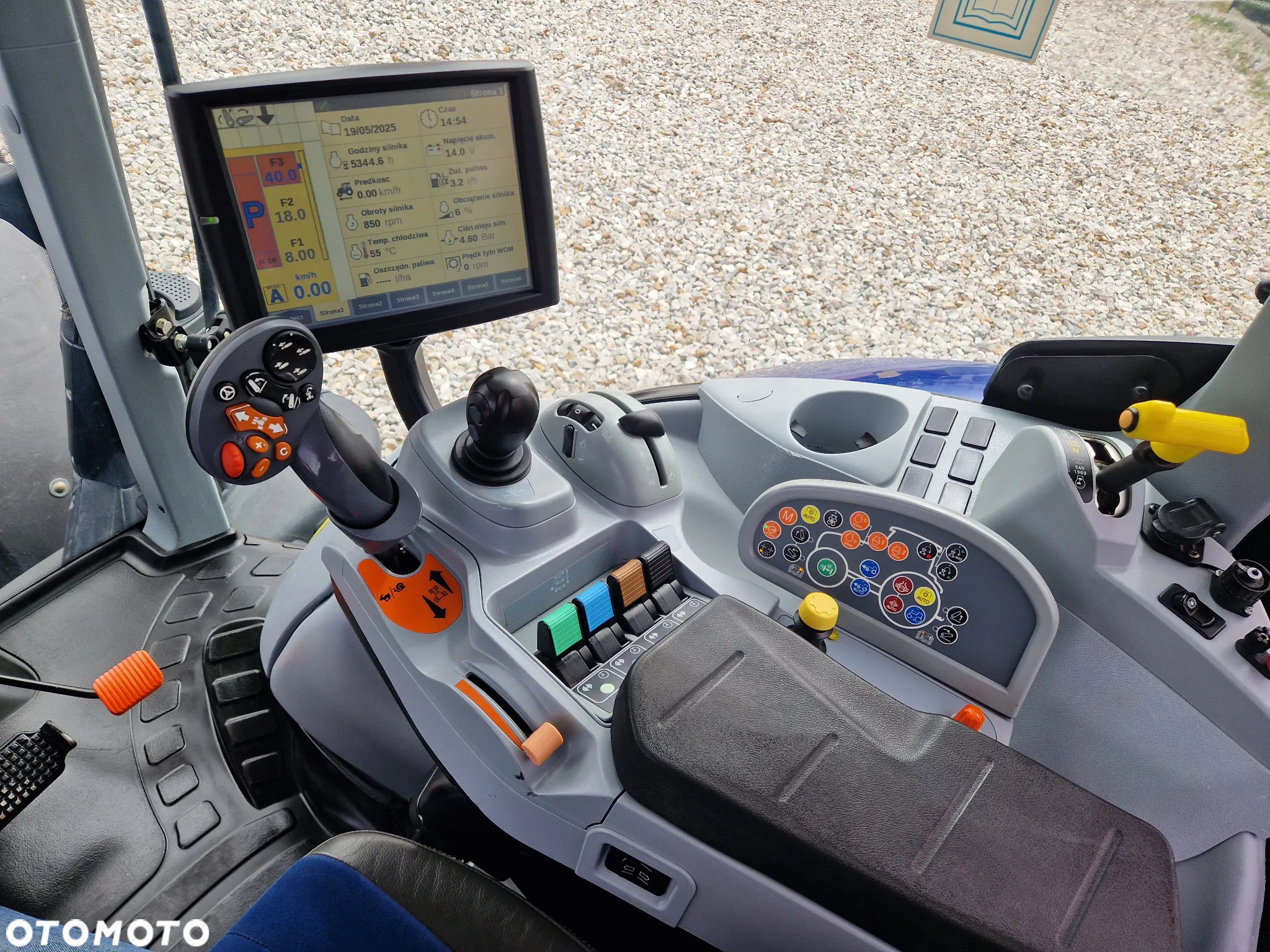 New Holland T7.225 AUTOCOMMAND BLUE POWER - 8