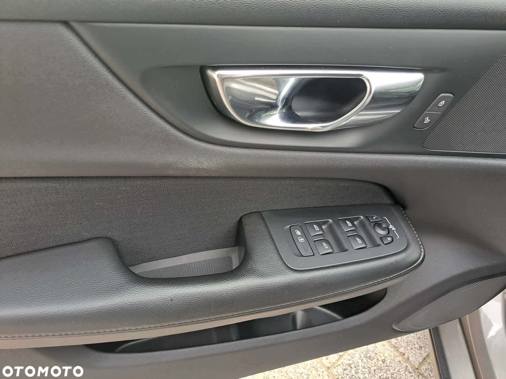 Volvo V60 D3 Momentum - 24