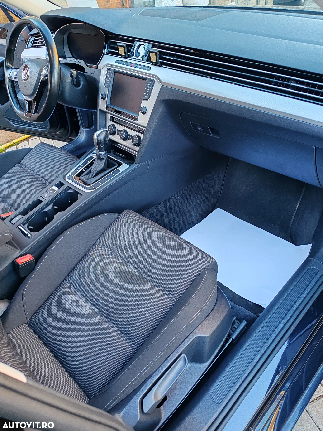 Volkswagen Passat Variant 2.0 TDI DSG Highline - 9