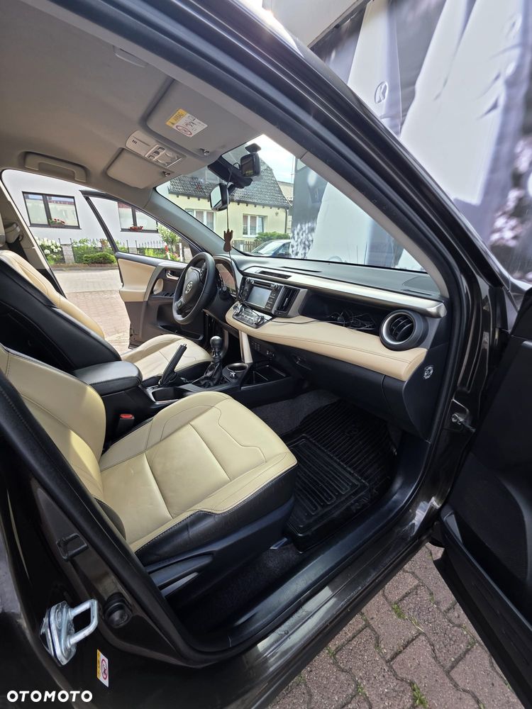 Toyota RAV4 2.0 D-4D 4x4 Executive - 4