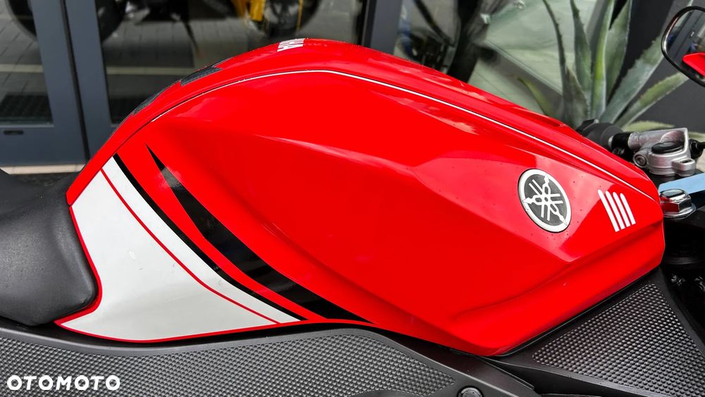 Yamaha YZF - 11