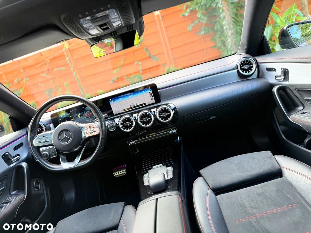 Mercedes-Benz CLA 220 d AMG Line 8G-DCT - 33
