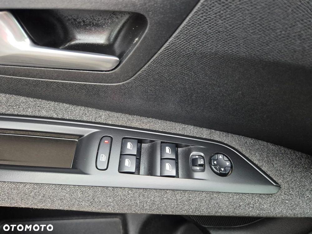 Peugeot 3008 PureTech 130 Stop & Start GPF Active - 29