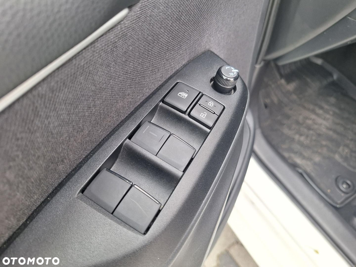 Toyota Yaris Hybrid 1.5 Comfort - 11