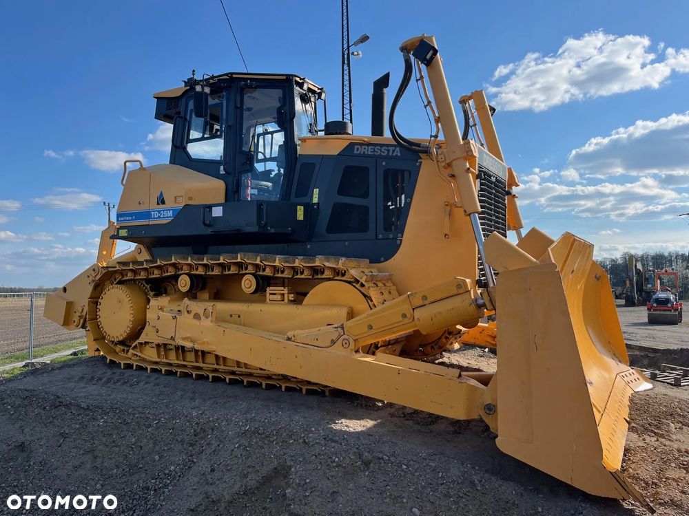 Dressta TD25M - 1