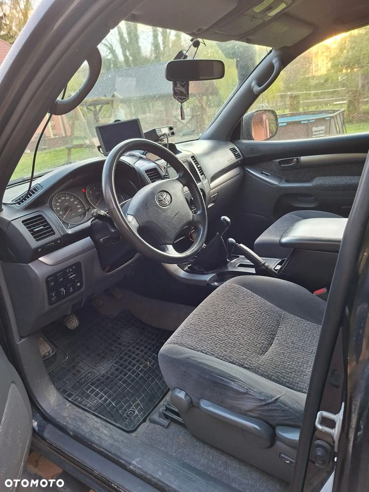 Toyota Land Cruiser - 5