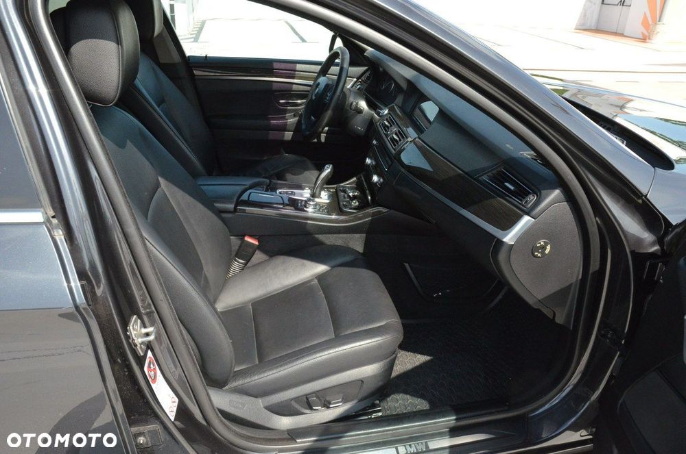 BMW Seria 5 520d Luxury Line - 23