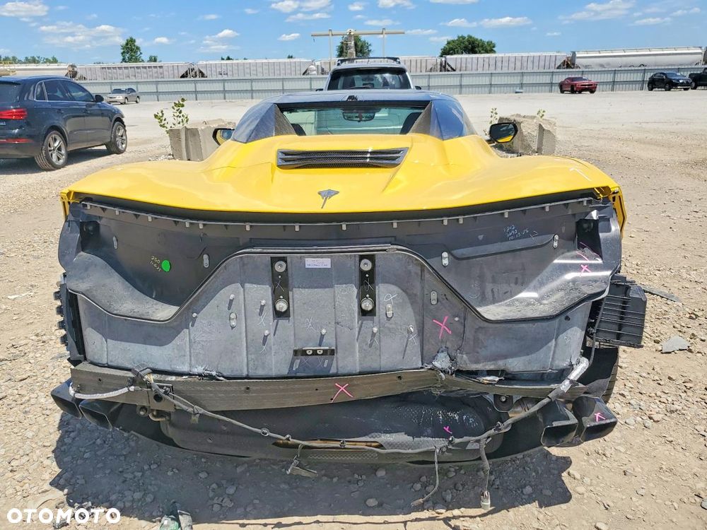 Chevrolet Corvette - 6