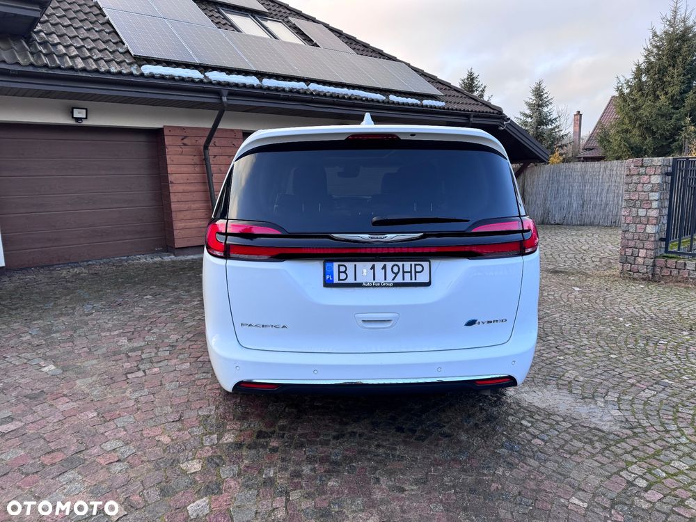 Chrysler Pacifica - 5