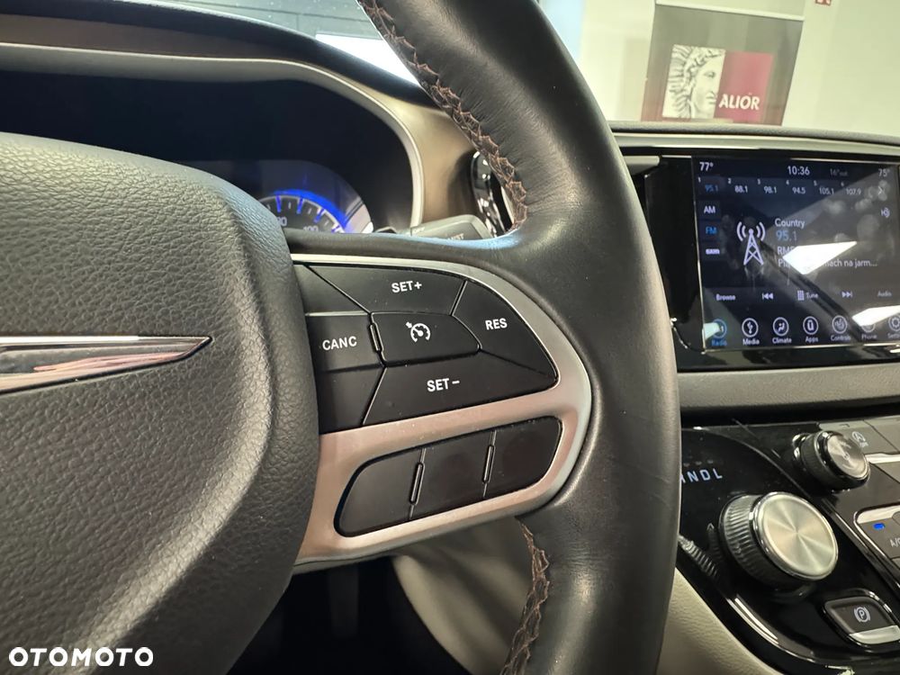 Chrysler Pacifica - 19