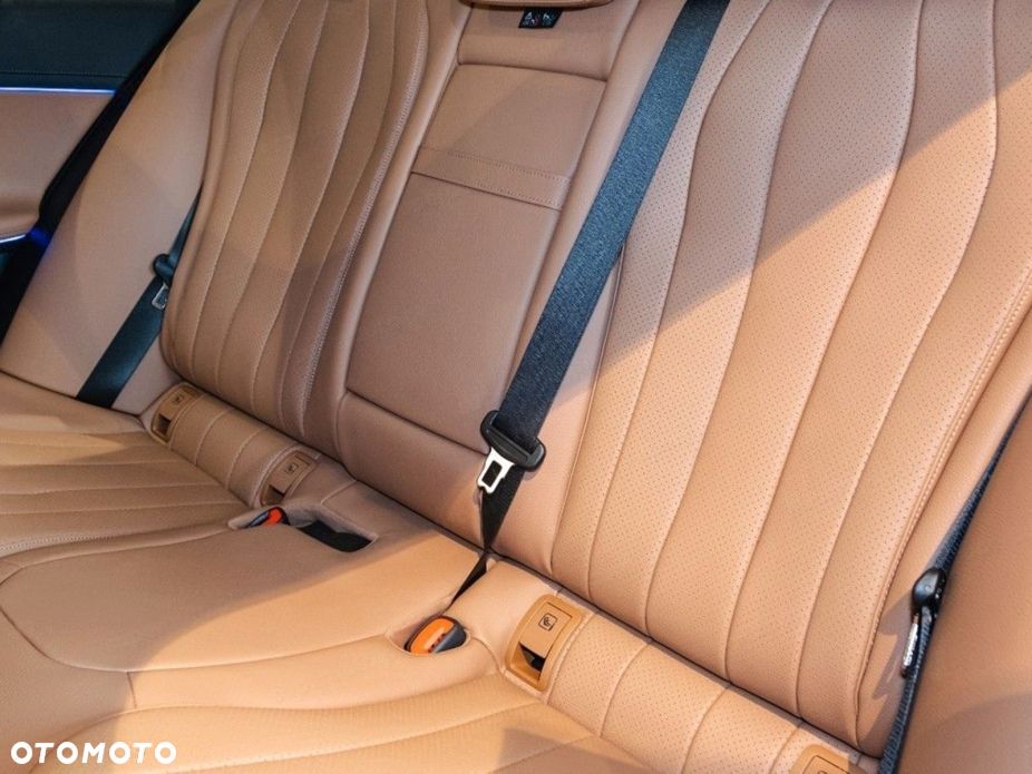 Mercedes-Benz Klasa E 200 mHEV Avantgarde 9G-Tronic - 18