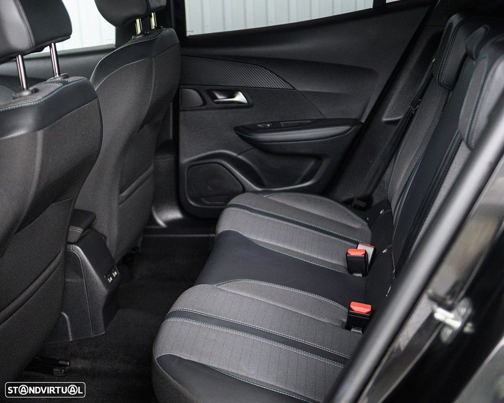 Peugeot 2008 1.2 PureTech Allure Pack - 26