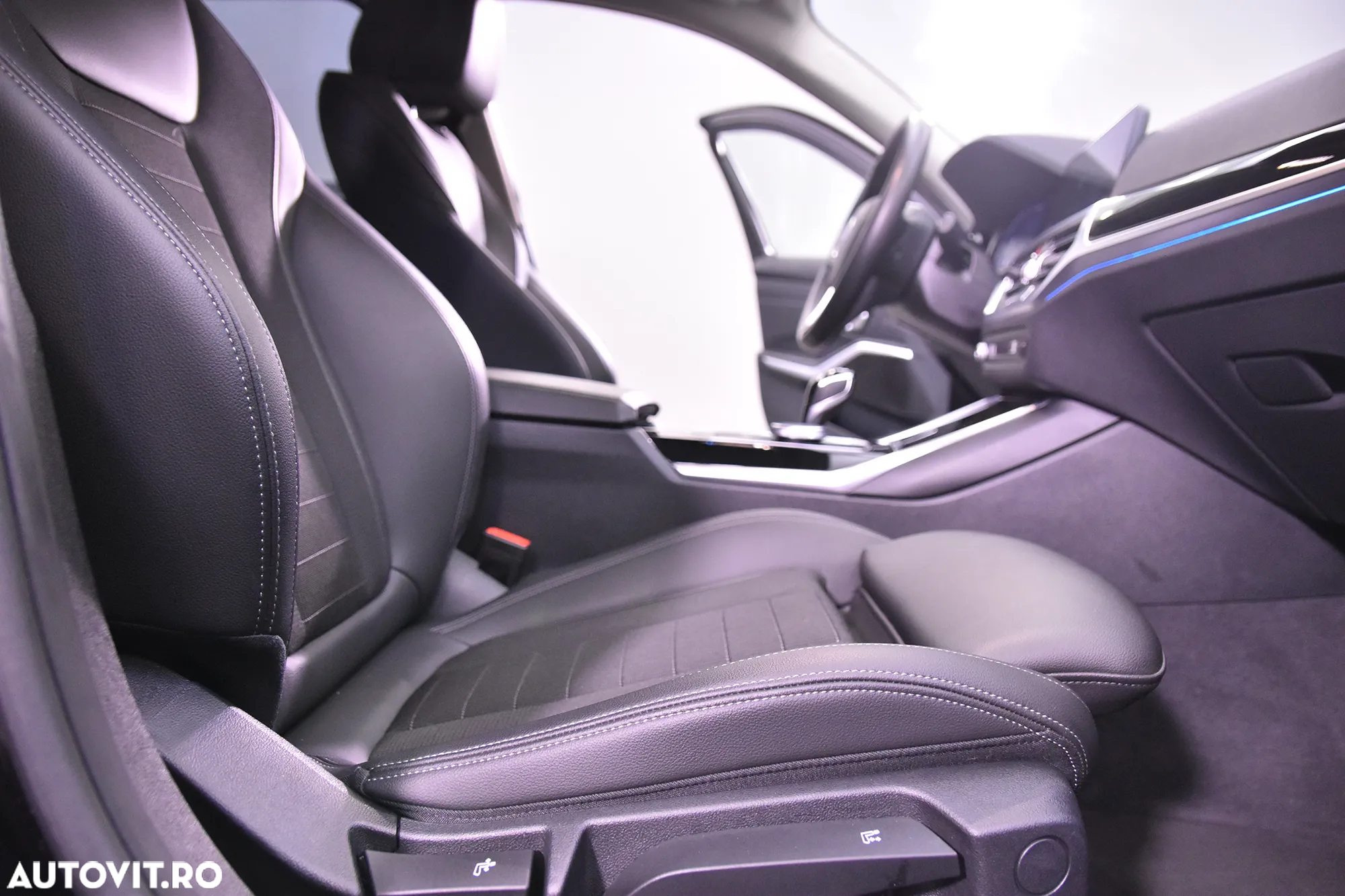 BMW Seria 3 330e Touring Aut. - 11