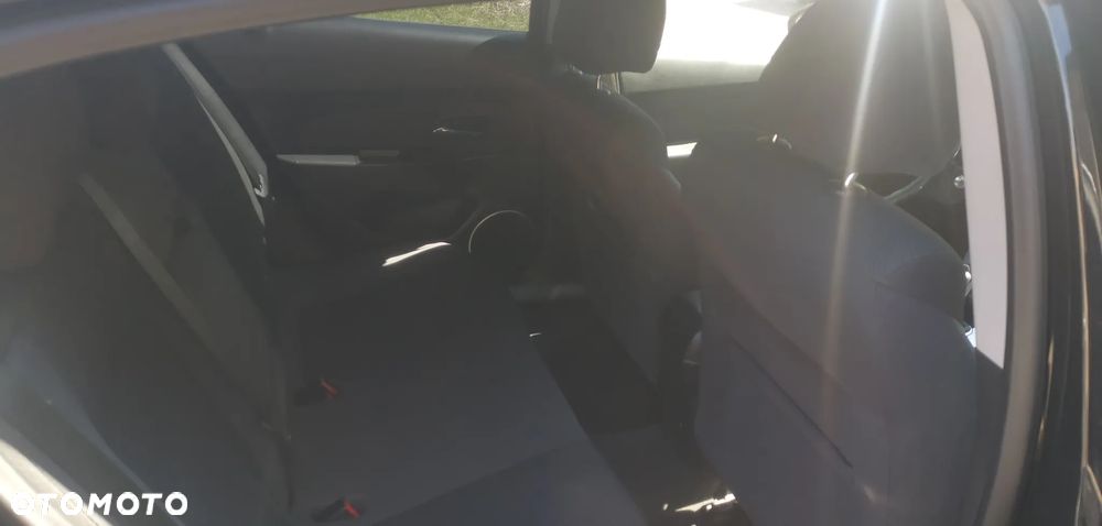 Chevrolet Cruze 1.8 Base - 39