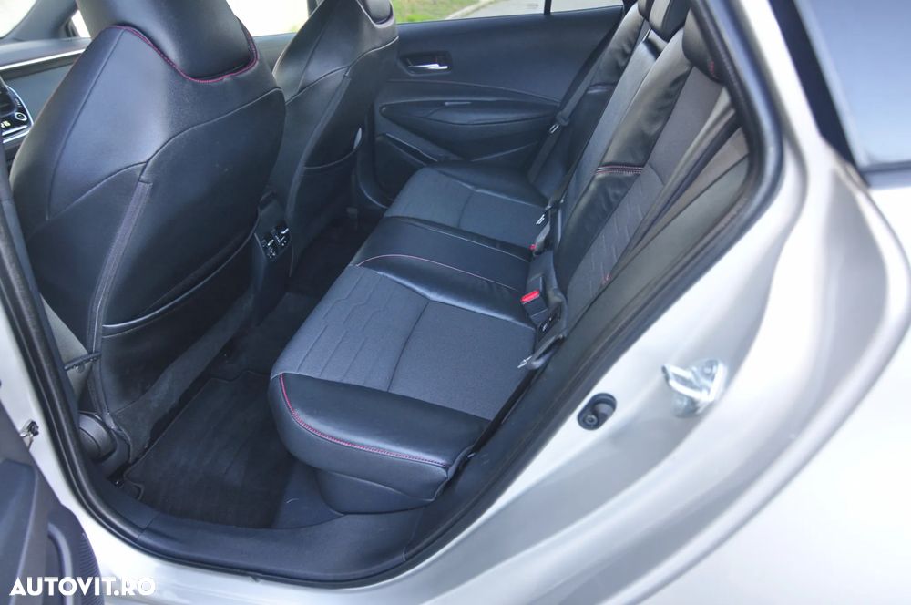 Toyota Corolla 2.0 HSD Exclusive Plus GR Sport Bi-Tone - 9