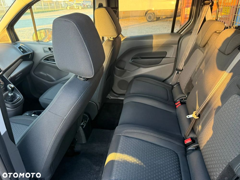 Ford Transit Connect - 17