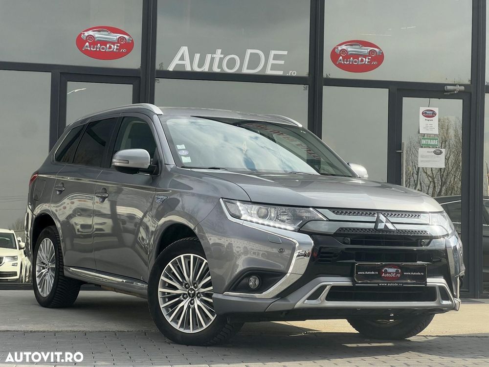 Mitsubishi Outlander - 2