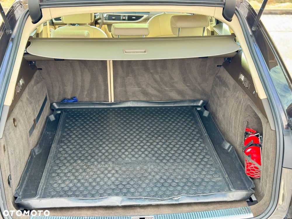 Audi A6 Avant - 32