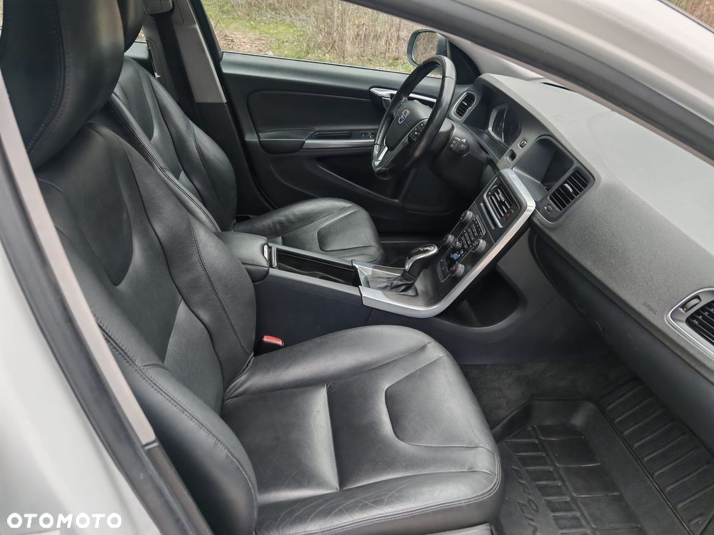 Volvo V60 T5 Drive-E Base - 26
