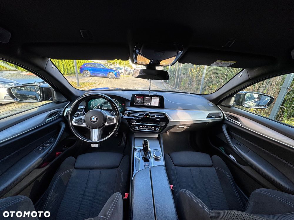 BMW Seria 5 520d xDrive - 10
