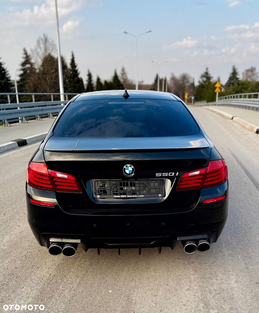BMW Seria 5 550i - 5