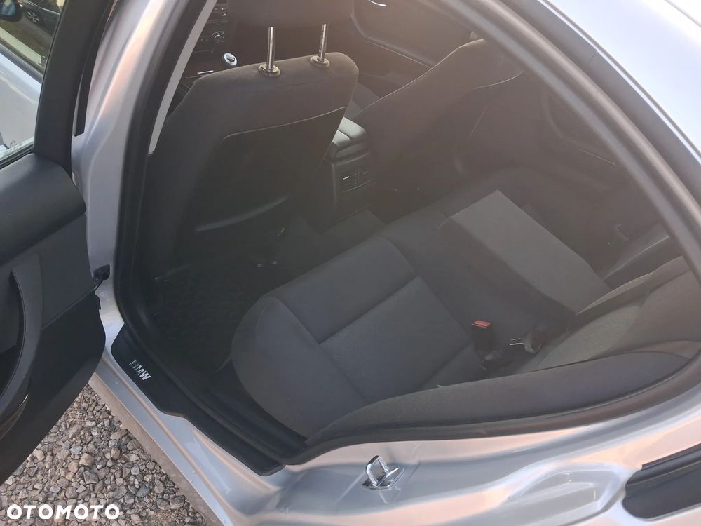 BMW Seria 3 - 16