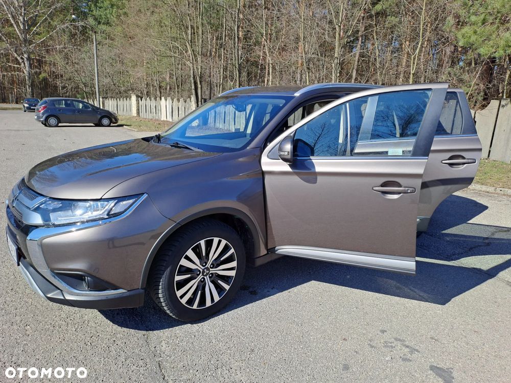 Mitsubishi Outlander 2.0 Intense 4WD CVT - 18