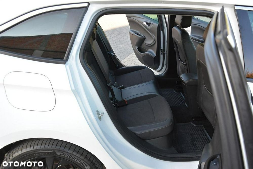 Opel Astra 1.4 Turbo Innovation - 13
