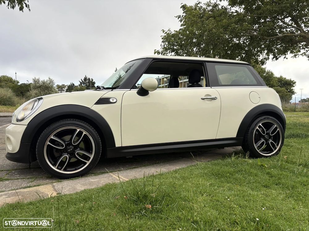 MINI 3 Portas One D - 7