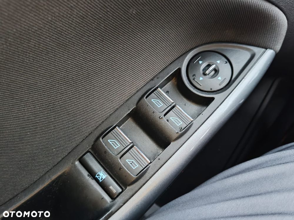 Ford Focus 1.0 EcoBoost Titanium - 18