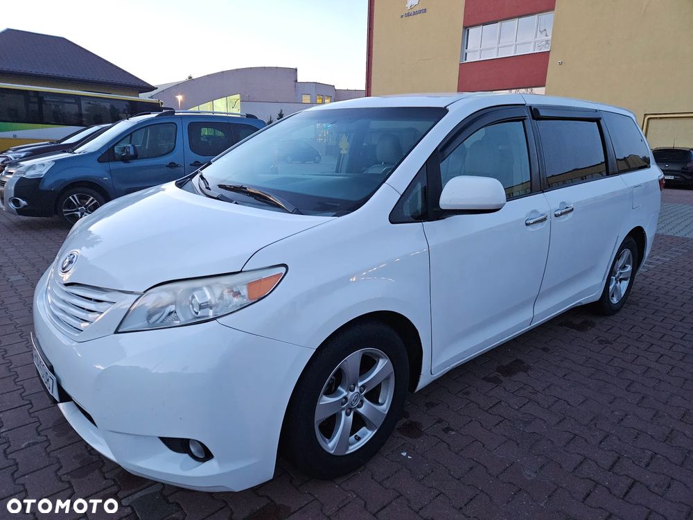 Toyota Sienna 3.5 V6 XLE AWD - 3