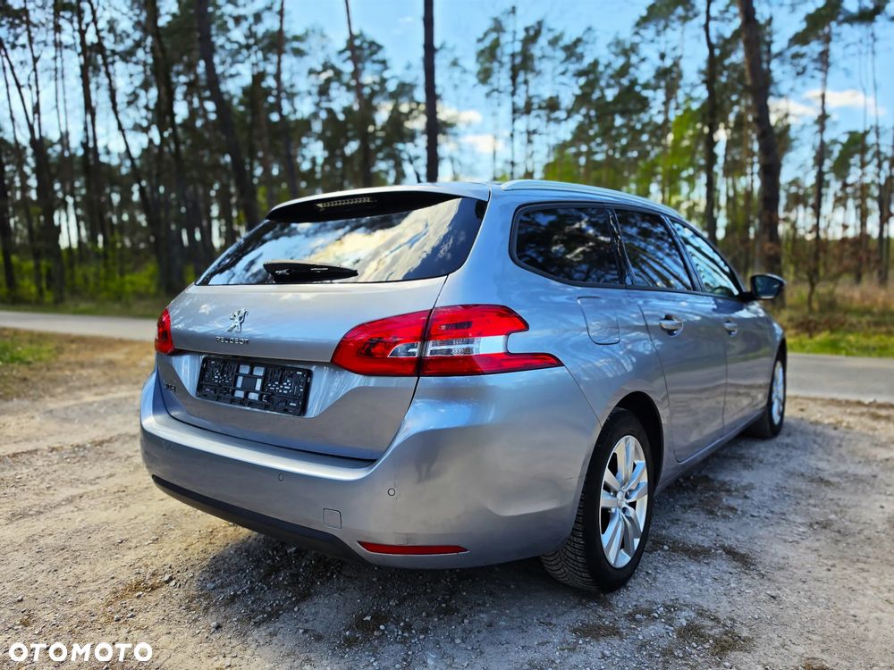 Peugeot 308 BlueHDi 130 EAT8 Stop & Start Allure Business-Paket - 9