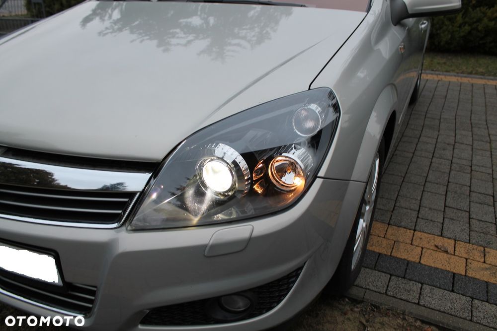 Opel Astra 1.7 CDTI DPF Innovation 110 Jahre - 14