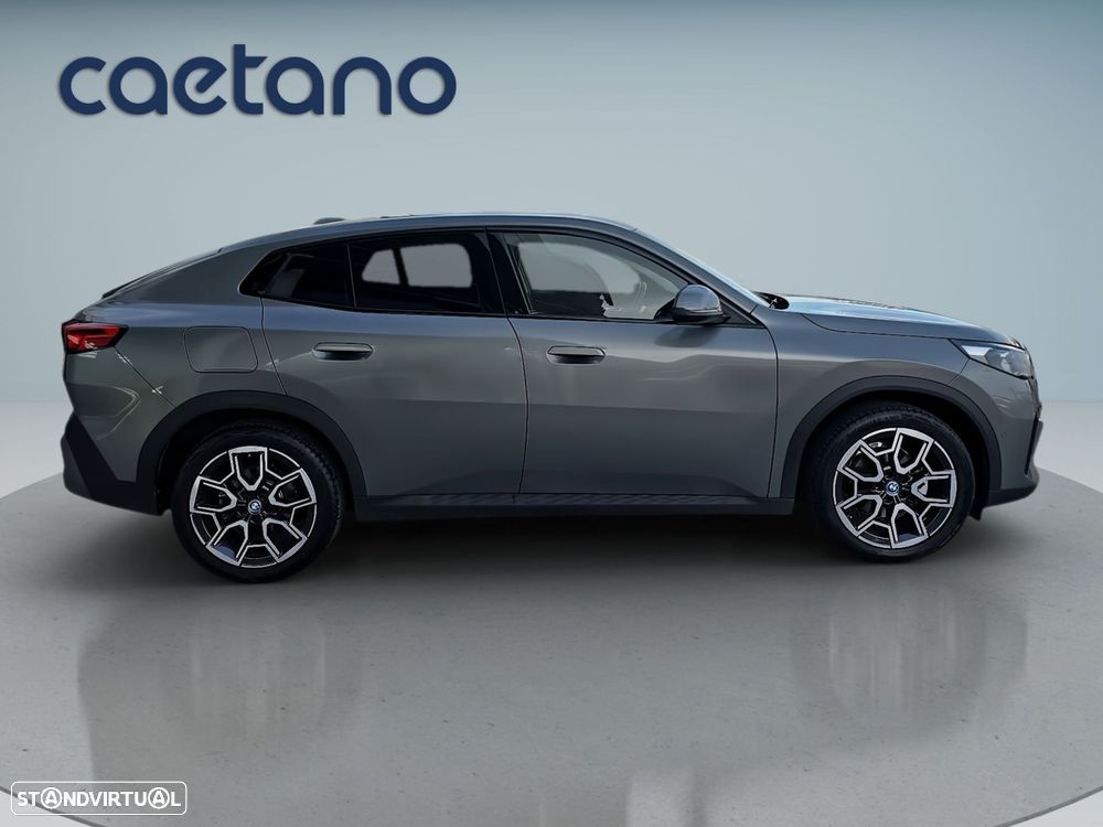BMW iX2 eDrive20 - 9