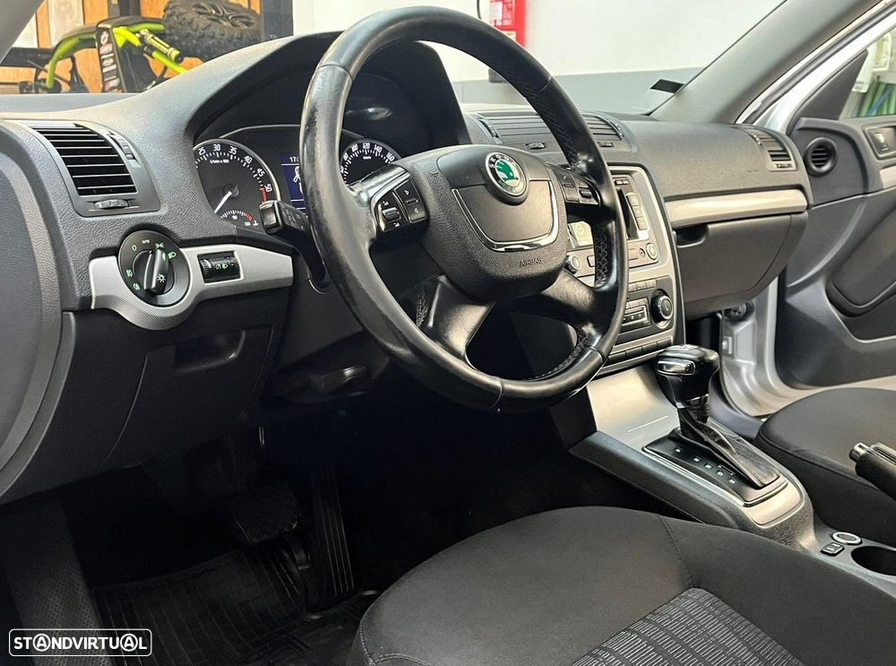 Skoda Octavia Break 2.0 TDI DPF 4x4 DSG Elegance - 12