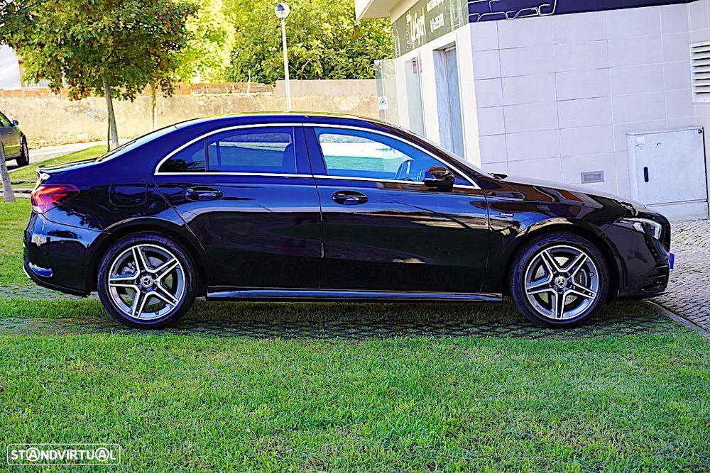 Mercedes-Benz A 250 Limousine e AMG Line - 10