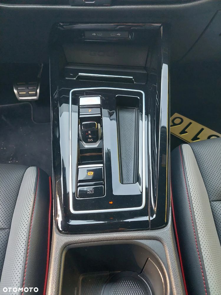 Volkswagen Golf - 10