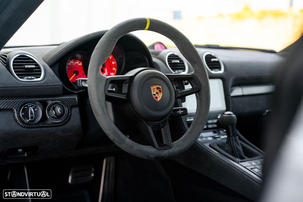 Porsche 718 Cayman GT4 RS - 38