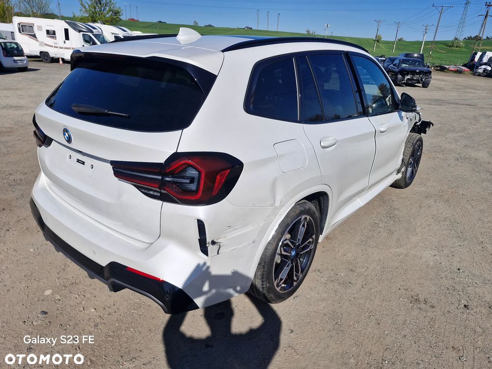 BMW iX3 - 5