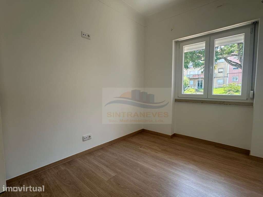 Apartamento T3 Totalmente remodelado em praceta familiar na Damaia - Grande imagem: 5/22