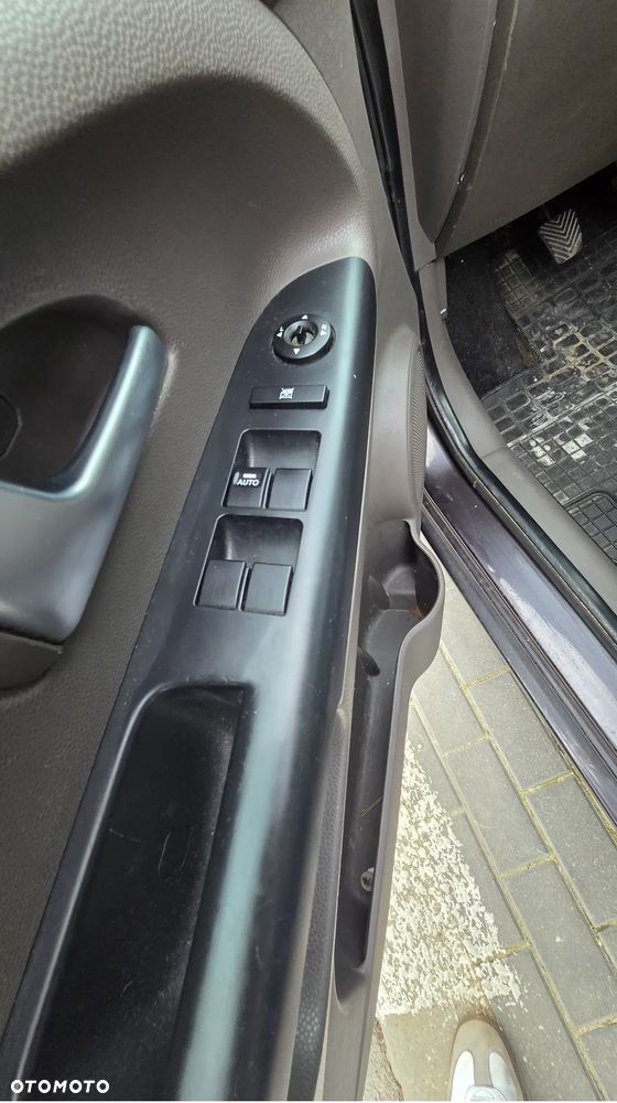 Kia Venga 1.6 L - 10