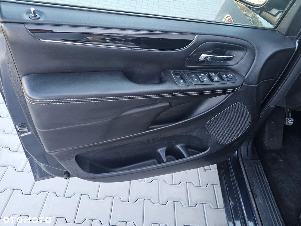 Lancia Voyager 2.8 Multijet 16v S - 10