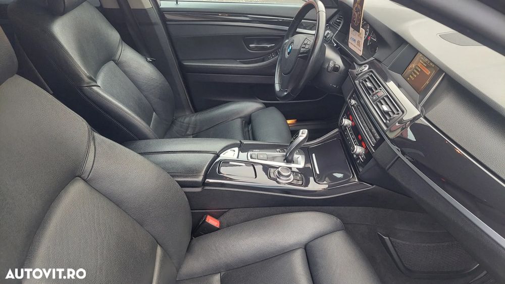 BMW Seria 5 520d Aut. Luxury Line - 13
