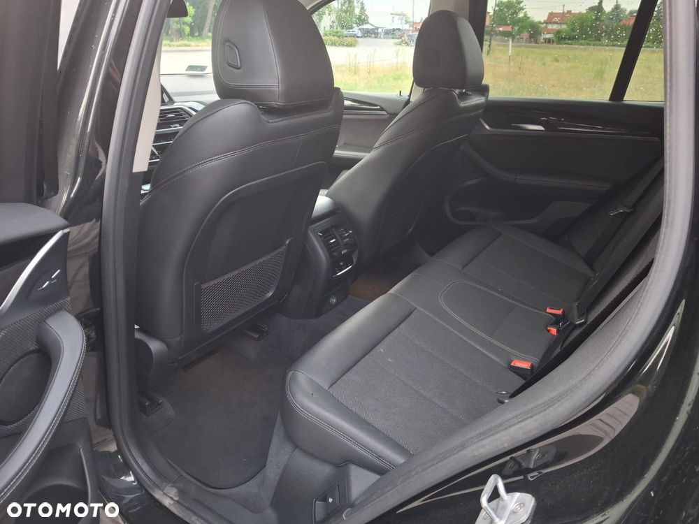 BMW X3 xDrive20d M Sport Edition - 7