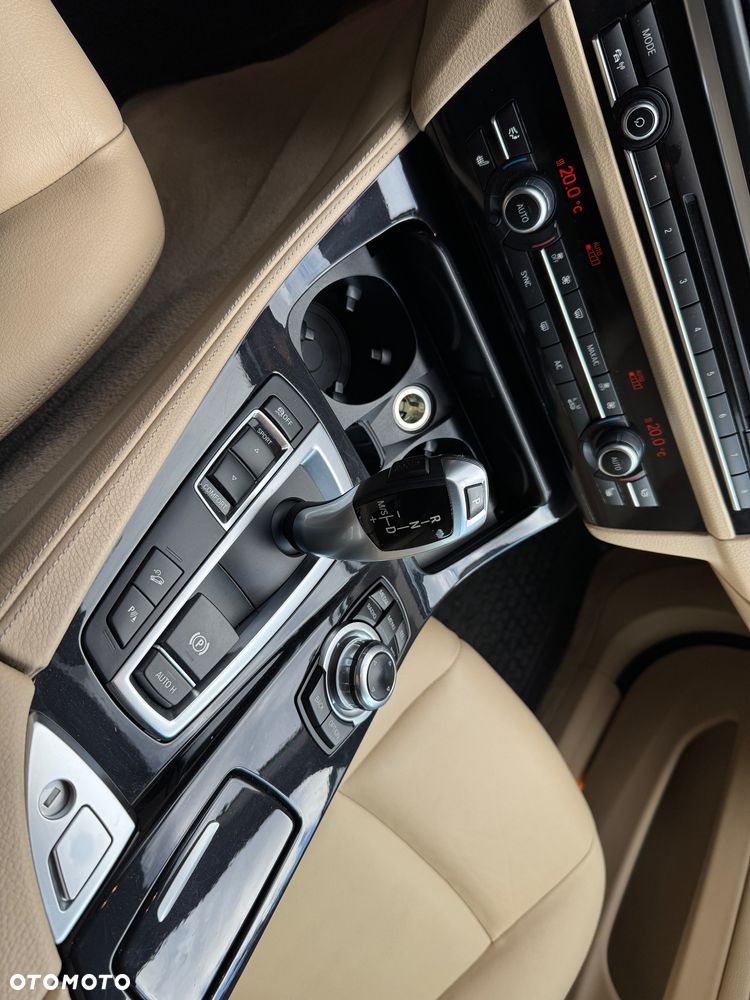 BMW Seria 5 520d xDrive Luxury Line - 24