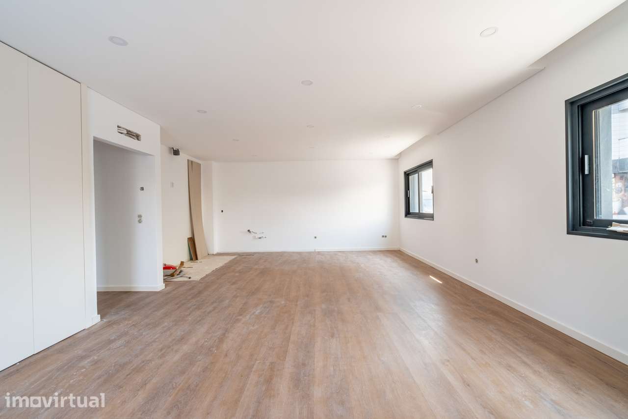 Andar-moradia T2 totalmente remodelado no centro de Valbom - Gondomar - Grande imagem: 3/29