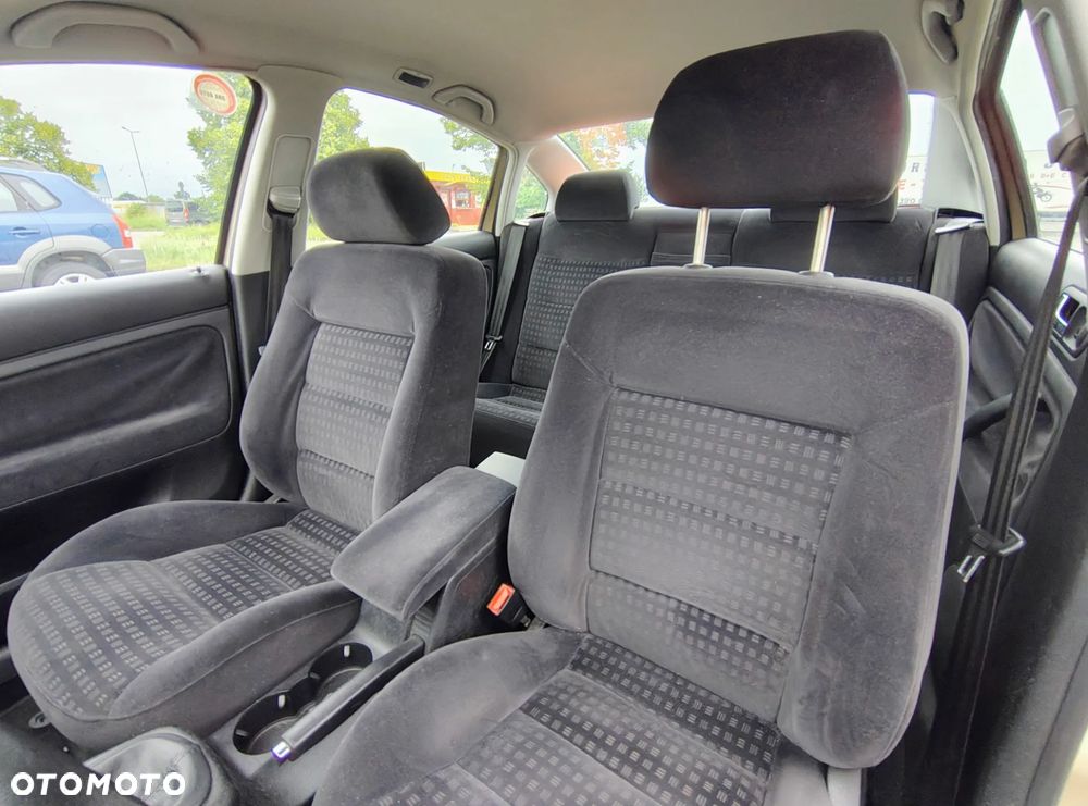 Volkswagen Passat 2.0 Comfortline - 15