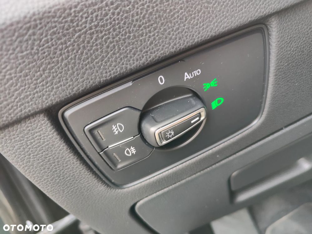 Volkswagen Passat 2.0 TDI SCR DSG Highline - 24