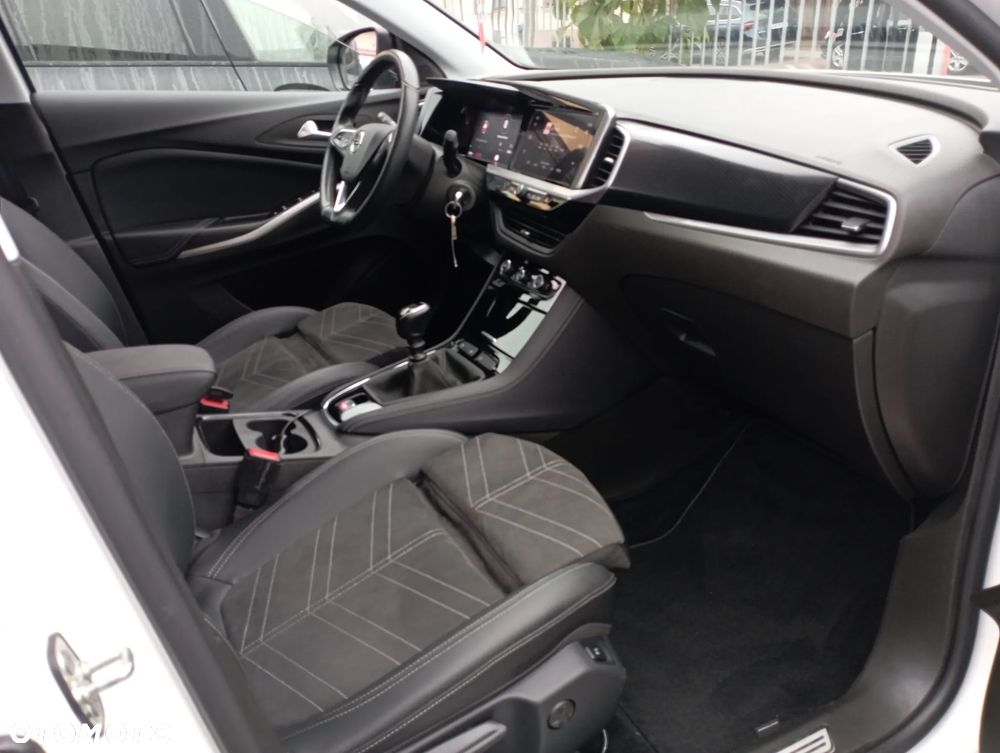 Opel Grandland 1.2 T GS Line S&S - 9