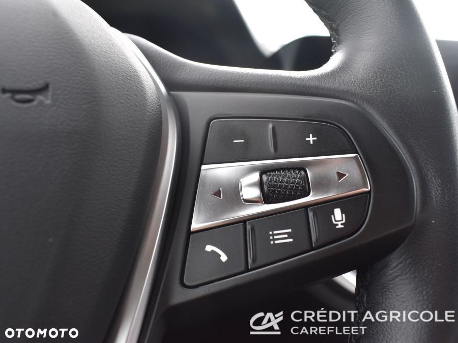 BMW Seria 3 330i xDrive Sport Line - 27